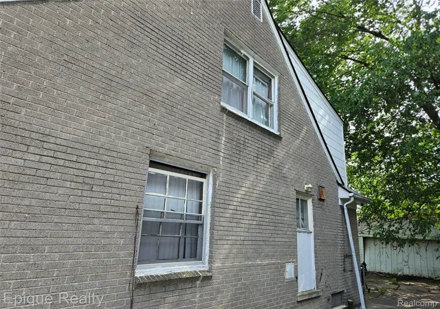 Photo 2 of Multi family home for sale at 4645 Chatsworth St, Detroit, MI 48224 | MLS# 20261052118 | Listing updated on 2026-09-10