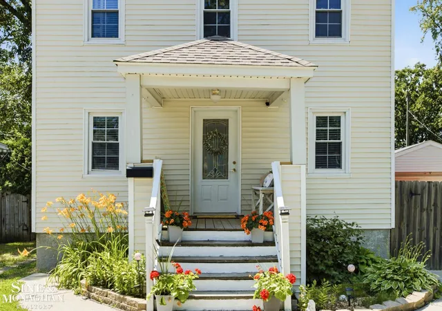 Photo 1 of Sale Pending at 1410 Connecticut Ave, Marysville, MI 48040 | MLS# 58050214125 | Listing updated on 2026-07-18