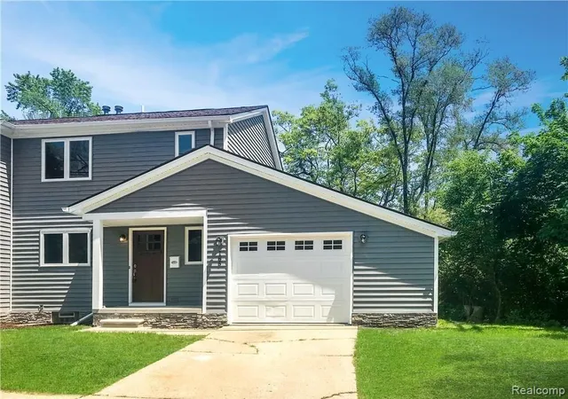 2nd image of 185 Fraser St, Rochester, MI 48307 | MLS# 20261052130