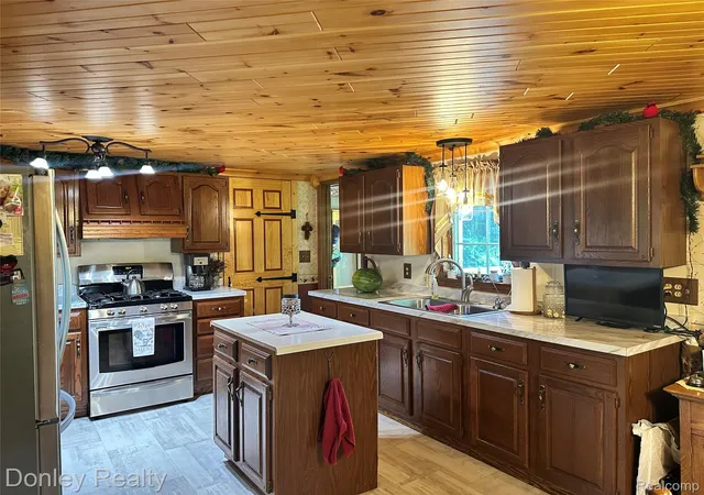 Photo 2 of Single family home for sale at 25 Bulgrien Rd, Snover, MI 48472 | MLS# 20261052131 | Listing updated on 2026-09-01