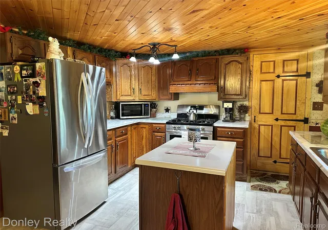 Photo 3 of Single family home for sale at 25 Bulgrien Rd, Snover, MI 48472 | MLS# 20261052131 | Listing updated on 2026-09-01