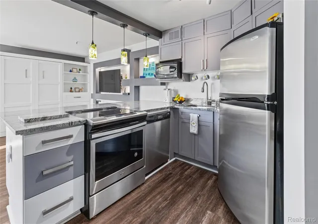Listing Photo 3 - Condo for sale in building located at 1001 W Jefferson Ave, Detroit, MI 48226 - Unit #2H