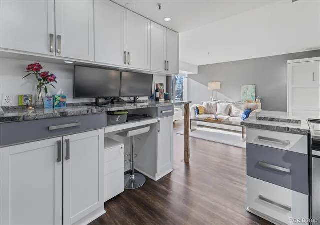 Listing Photo 5 - Condo for sale in building located at 1001 W Jefferson Ave, Detroit, MI 48226 - Unit #2H