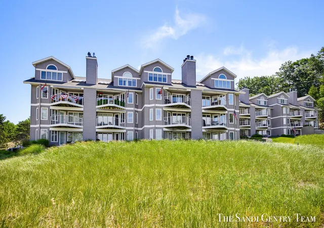 Photo 1 of Condo for sale at 820 S Harbor Dr #5, Grand Haven, MI 49417 | MLS# 71026034523 | Listing updated on 2026-09-14