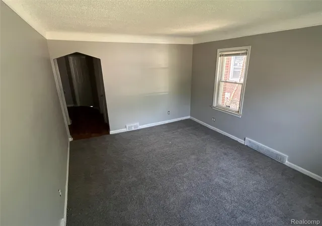Photo 4 of Single family home for sale at 18307 Shaftsbury Ave, Detroit, MI 48219 | MLS# 20261052161 | Listing updated on 2026-09-01
