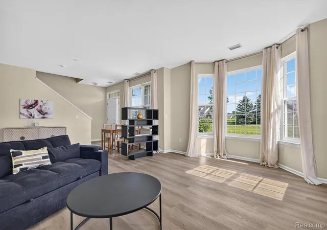 Listing Photo 4 - Condo for sale in building located at 4412 Aster Blvd, Howell, MI 48843