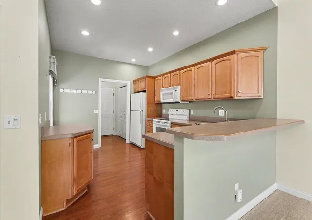 Listing Photo 5 - Condo for sale in building located at 2768 Sable Ct, Mount Pleasant, MI 48858