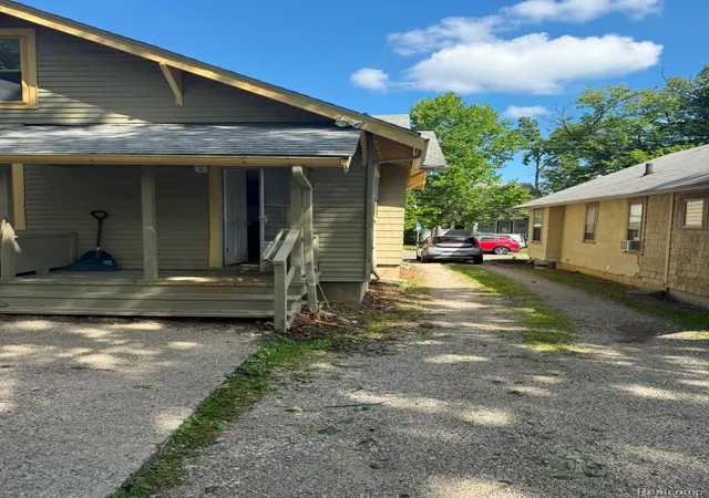 4th image of 203 Koch Ave, Ann Arbor, MI 48103 | MLS# 20261052205