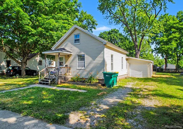 Photo 1 of Single family home for sale at 204 W Perry St, Durand, MI 48429 | MLS# 20261052212 | Listing updated on 2026-08-18