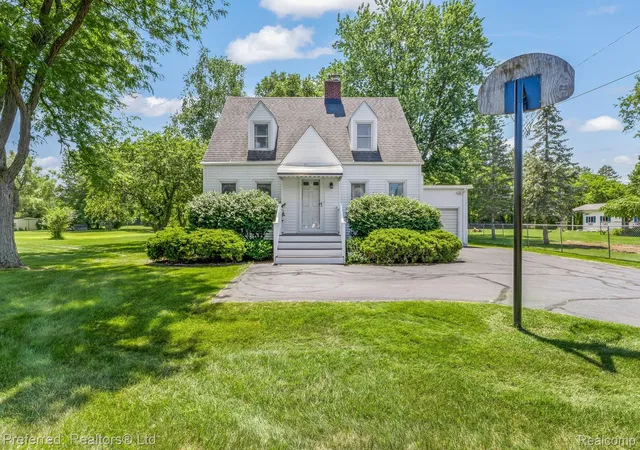 Photo 1 of Sale Pending at 3792 Wheeler Rd, Bay City, MI 48706 | MLS# 20261052216 | Listing updated on 2026-09-04