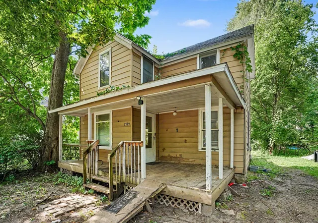 2nd image of 2109 Briar Pl, Kalamazoo, MI 49048 | MLS# 64026034577