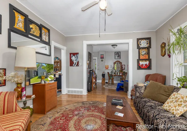 Listing Photo 4 - Condo for sale in building located at 238 Travis St NE, Grand Rapids, MI 49505