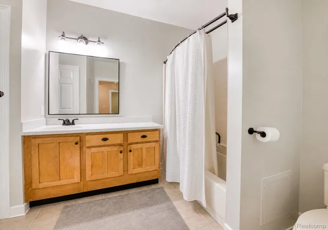 3rd image of 39144 Hayes Rd, Clinton Township, MI 48038 | MLS# 20261052236