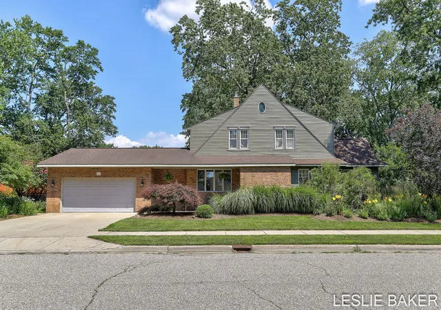 2nd image of 337 N Colonial St, Zeeland, MI 49464 | MLS# 71026034587