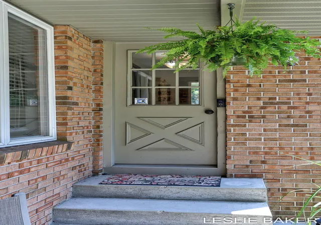 3rd image of 337 N Colonial St, Zeeland, MI 49464 | MLS# 71026034587
