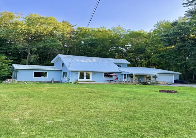 1st image of 9462 E Colby Rd, Crystal, MI 48818 | MLS# 65026034589