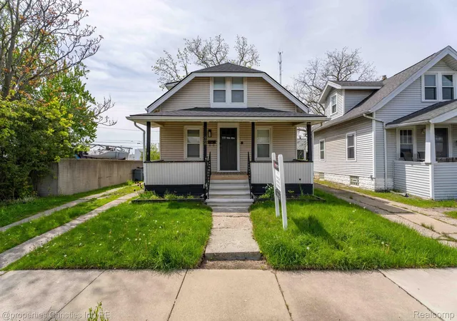 Photo 2 of Single family home for sale at 988 E Troy St, Ferndale, MI 48220 | MLS# 20261052253 | Listing updated on 2026-07-26