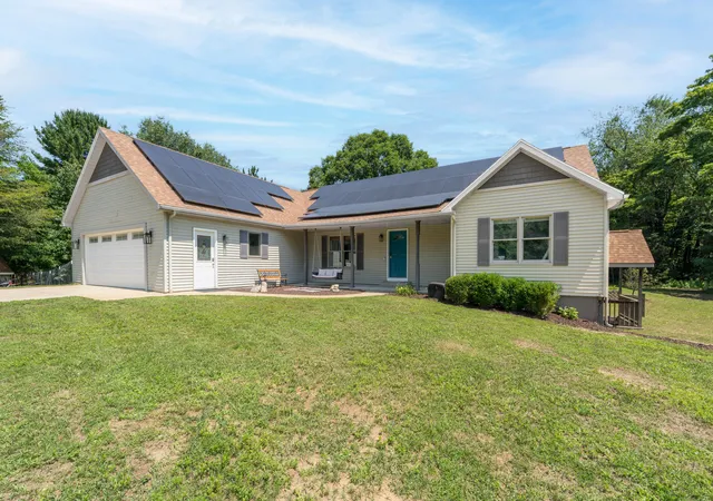 1st image of 87 67th St, South Haven, MI 49090 | MLS# 69026034593