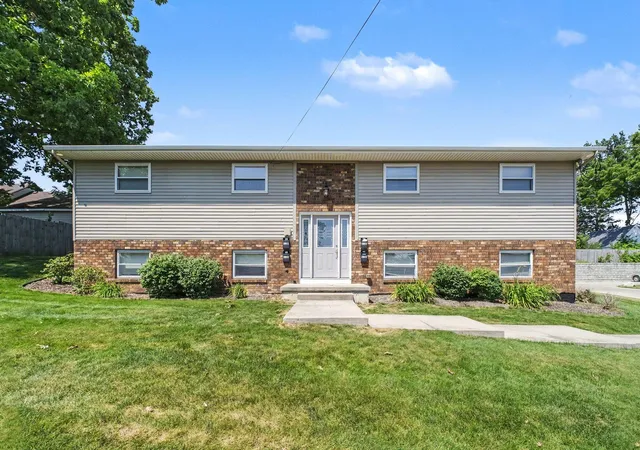 Photo 1 of Multi family home for sale at 823 Benson Ave Ne, Grand Rapids, MI 49503 | MLS# 65026034603 | Listing updated on 2026-10-06
