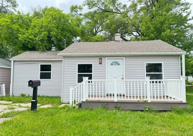 Photo 3 of Single family home for sale at 3553 N Monroe St, Carrollton, MI 48724 | MLS# 20261052281 | Listing updated on 2026-08-21