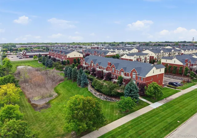 Photo 3 of Condo for sale at 1528 Devon Ln, Troy, MI 48084 | MLS# 20261052290 | Listing updated on 2026-09-08