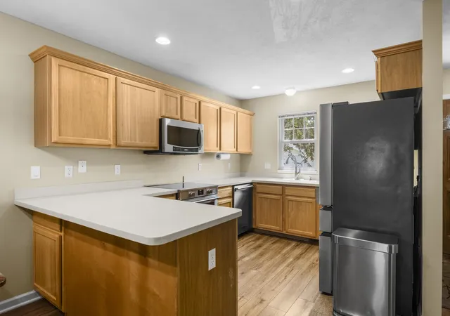 Listing Photo 5 - Condo for sale in building located at 1477 Newport St, Traverse City, MI 49686