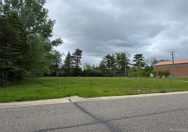 2nd image of 0 Hidden Timber Dr, Lake Orion, MI 48359 | MLS# 20261052312