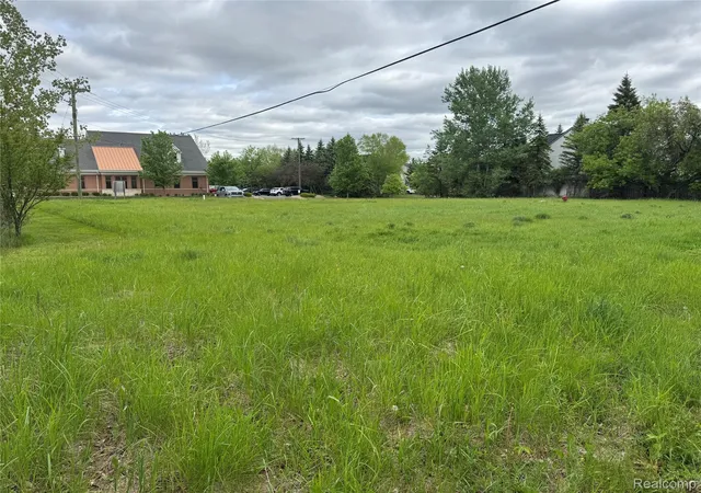 4th image of 0 Hidden Timber Dr, Lake Orion, MI 48359 | MLS# 20261052312