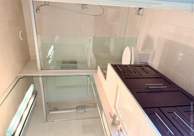 Listing Photo 4 - Condo for sale in building located at 4913 Crooks Rd, Royal Oak, MI 48073 - Unit #G4