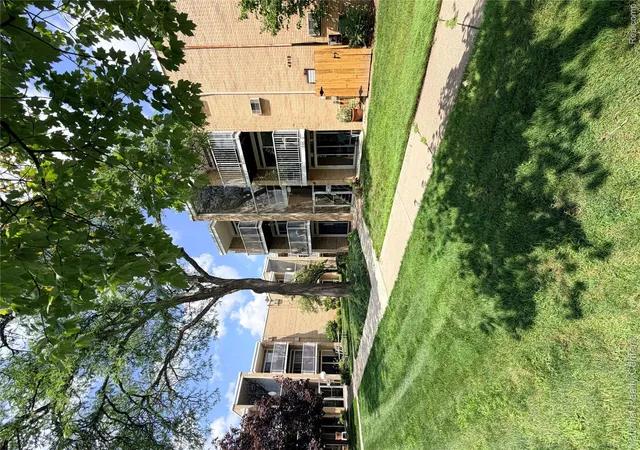 Listing Photo 5 - Condo for sale in building located at 4913 Crooks Rd, Royal Oak, MI 48073 - Unit #G4