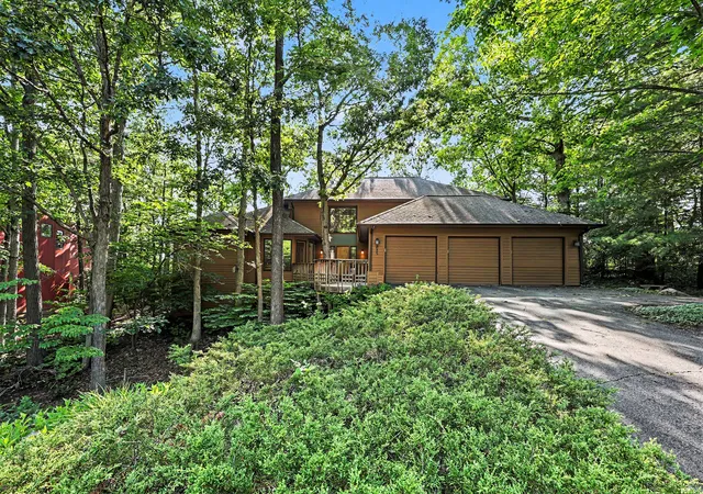 Photo 2 of Single family home for sale at 685 Green Rd, Ann Arbor, MI 48105 | MLS# 81026034647 | Listing updated on 2026-09-16