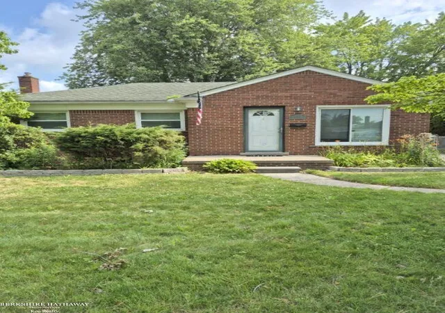 Photo 1 of Sale Pending at 20007 Elizabeth St, Saint Clair Shores, MI 48080 | MLS# 58050214185 | Listing updated on 2026-07-23