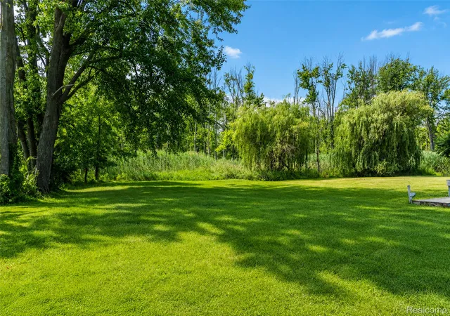 Photo 2 of Single family home for sale at 20301 Huron River Dr, Rockwood, MI 48173 | MLS# 20261052328 | Listing updated on 2026-08-31