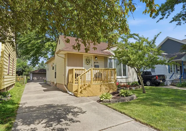 Photo 1 of Single family home for sale at 4108 Edgar Ave, Royal Oak, MI 48073 | MLS# 20261052327 | Listing updated on 2026-10-11