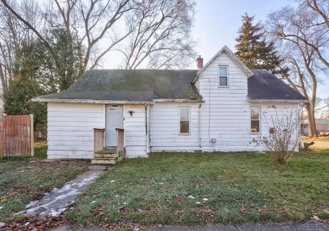 Photo 2 of Single family home for sale at 2502 Robinwood Ave, Saginaw, MI 48601 | MLS# 61050214192 | Listing updated on 2026-08-18