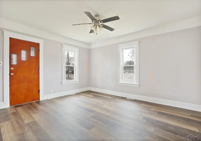 Photo 4 of Single family home for sale at 2502 Robinwood Ave, Saginaw, MI 48601 | MLS# 61050214192 | Listing updated on 2026-08-18