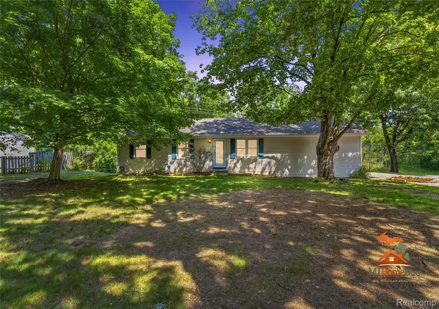 Photo 1 of Sale Pending at 11231 Mcgregor Rd, Pinckney, MI 48169 | MLS# 20261052343 | Listing updated on 2026-07-14
