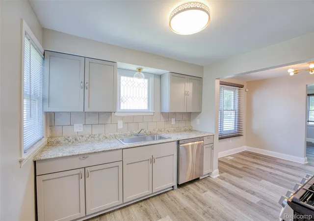 2nd image of 5660 Kingston St, Dearborn Heights, MI 48125 | MLS# 20261052346