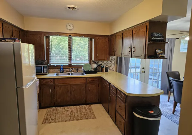 Listing Photo 5 - Condo for sale in building located at 1605 &1609 Pheasant Run, Baroda, MI 49101