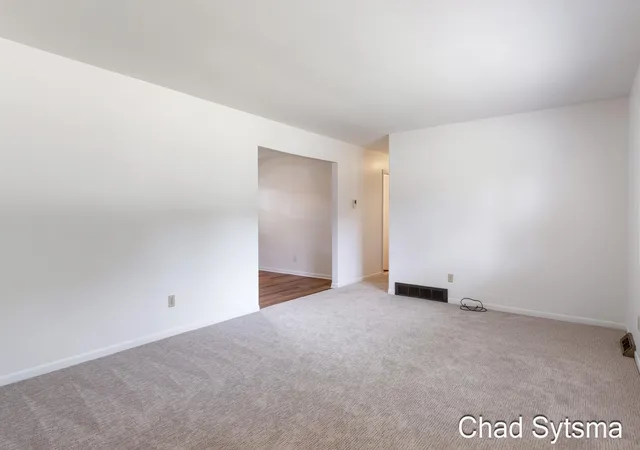 Photo 3 of Single family home for sale at 1643 Stonewood Dr Se, Lowell, MI 49331 | MLS# 65026034678 | Listing updated on 2026-09-25