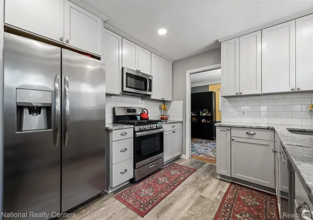 4th image of 16996 Elizabeth St, Beverly Hills, MI 48025 | MLS# 20261052363