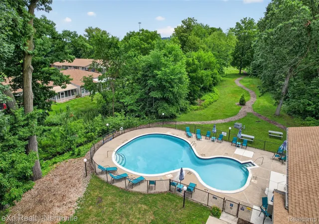 Photo 2 of Condo for sale at 25157 Franklin Ter #7, South Lyon, MI 48178 | MLS# 20261052372 | Listing updated on 2026-09-27