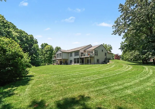 Listing Photo 3 - Condo for sale in building located at 2181 Hunters Run, Kalamazoo, MI 49048