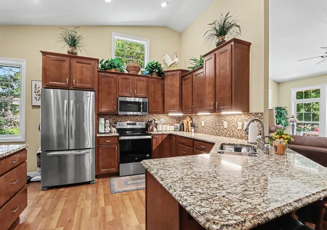 Listing Photo 5 - Condo for sale in building located at 2181 Hunters Run, Kalamazoo, MI 49048