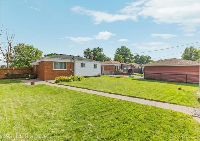 Photo 2 of Single family home for sale at 11927 Engleman Rd, Warren, MI 48089 | MLS# 20261052374 | Listing updated on 2026-08-25