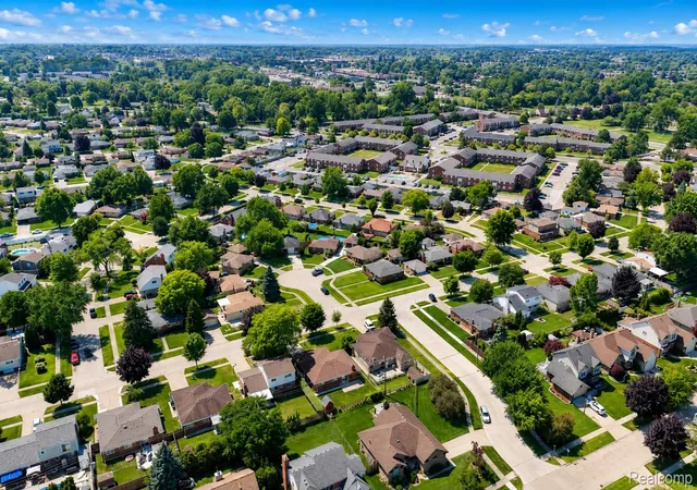 36th image of 34398 Greentrees Rd, Sterling Heights, MI 48312 | MLS# 20261052375