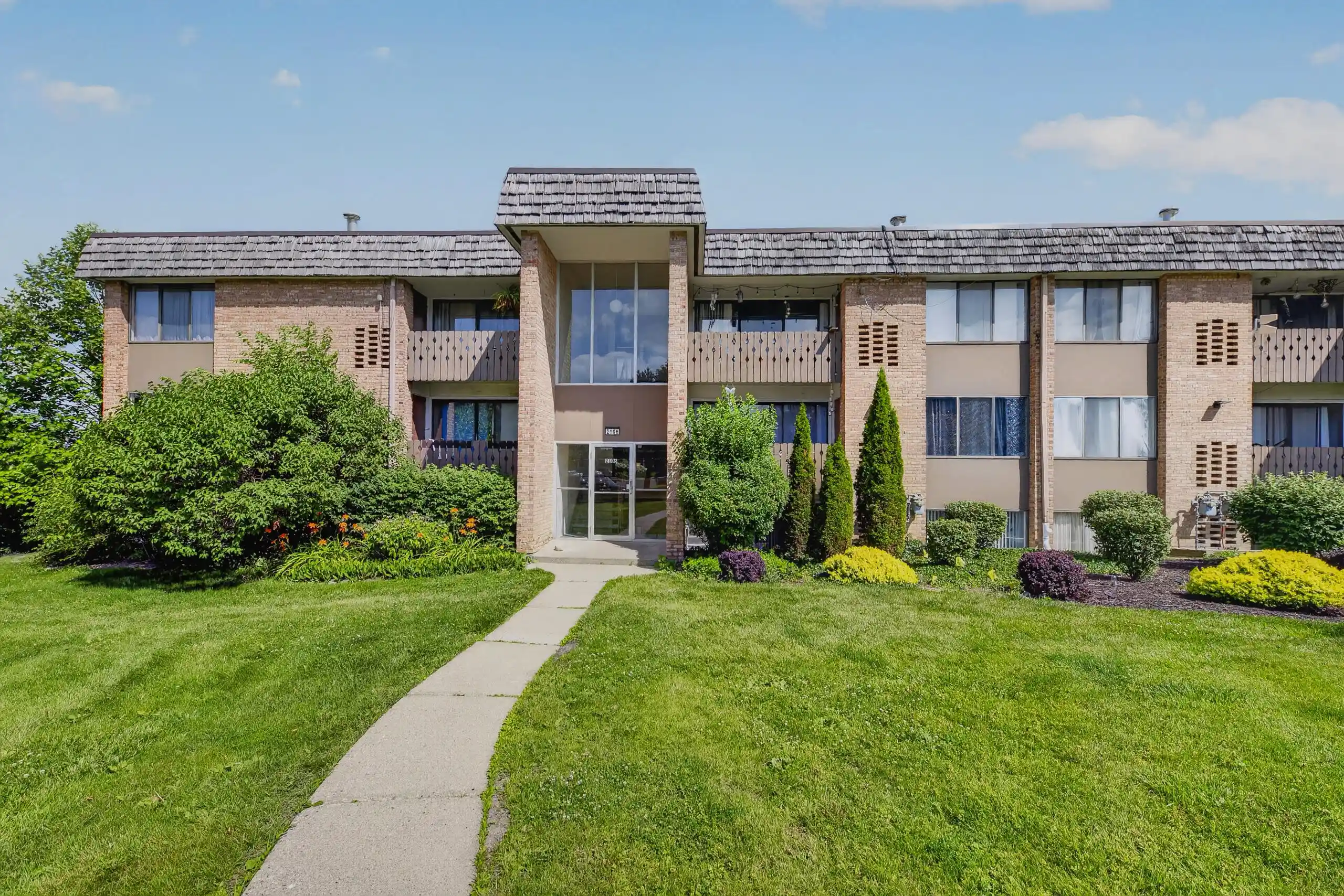 Listing Photo 1 - Condo for sale in 2106 Pauline Blvd located at 2106 Pauline Blvd, Ann Arbor, MI 48103 - Unit #202