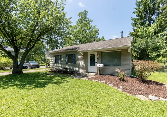 Photo 2 of Single family home for sale at 3593 Oakwood St, Ann Arbor, MI 48104 | MLS# 81026034710 | Listing updated on 2026-08-24