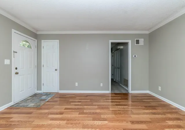 Photo 4 of Single family home for sale at 3593 Oakwood St, Ann Arbor, MI 48104 | MLS# 81026034710 | Listing updated on 2026-08-24