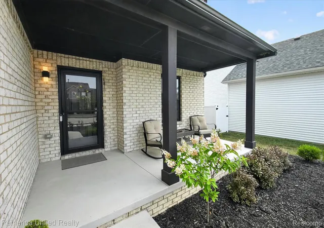 Photo 4 of Single family home for sale at 5024 Chatsworth St, Dundee, MI 48131 | MLS# 20261052388 | Listing updated on 2026-09-16